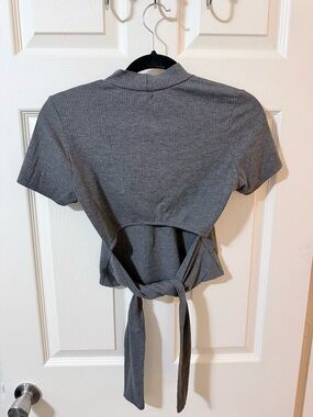 Charlotte Russe Gray Ribbed Tie-Back Crop Top